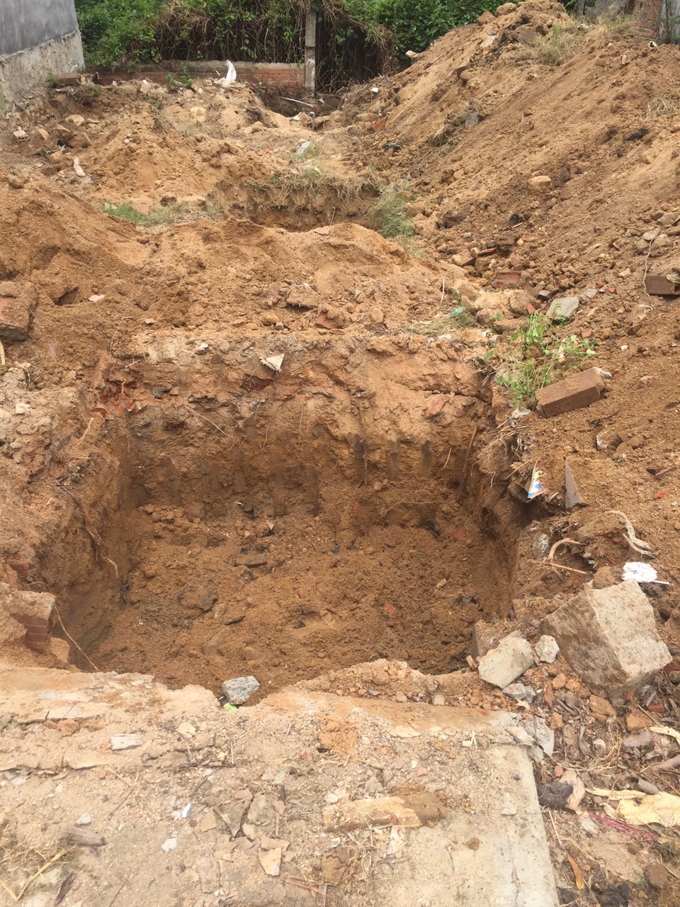 Đào móng nhà Quy Nhơn